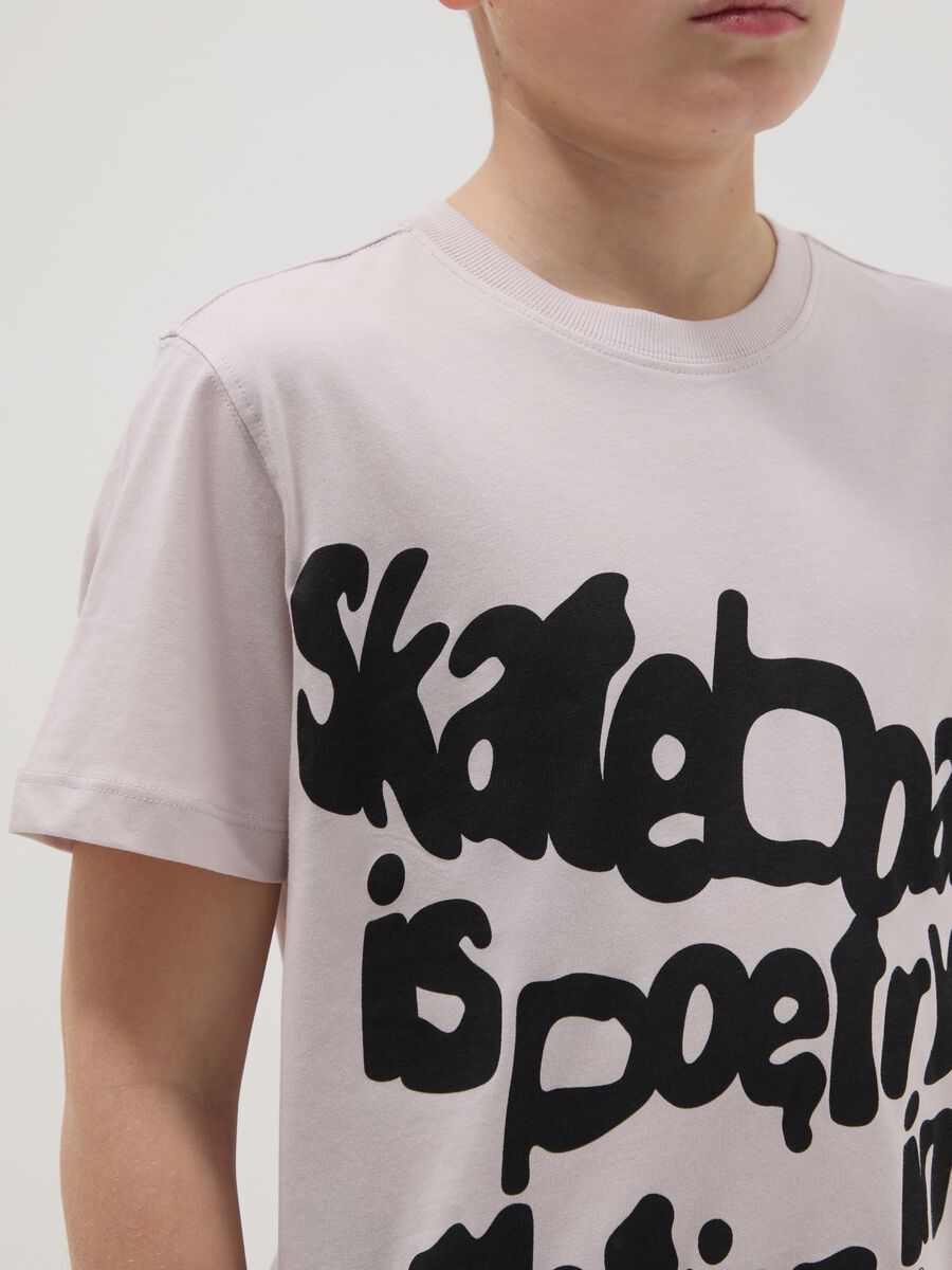 T-shirt in puro cotone beige da ragazzo regular fit con stampa_1