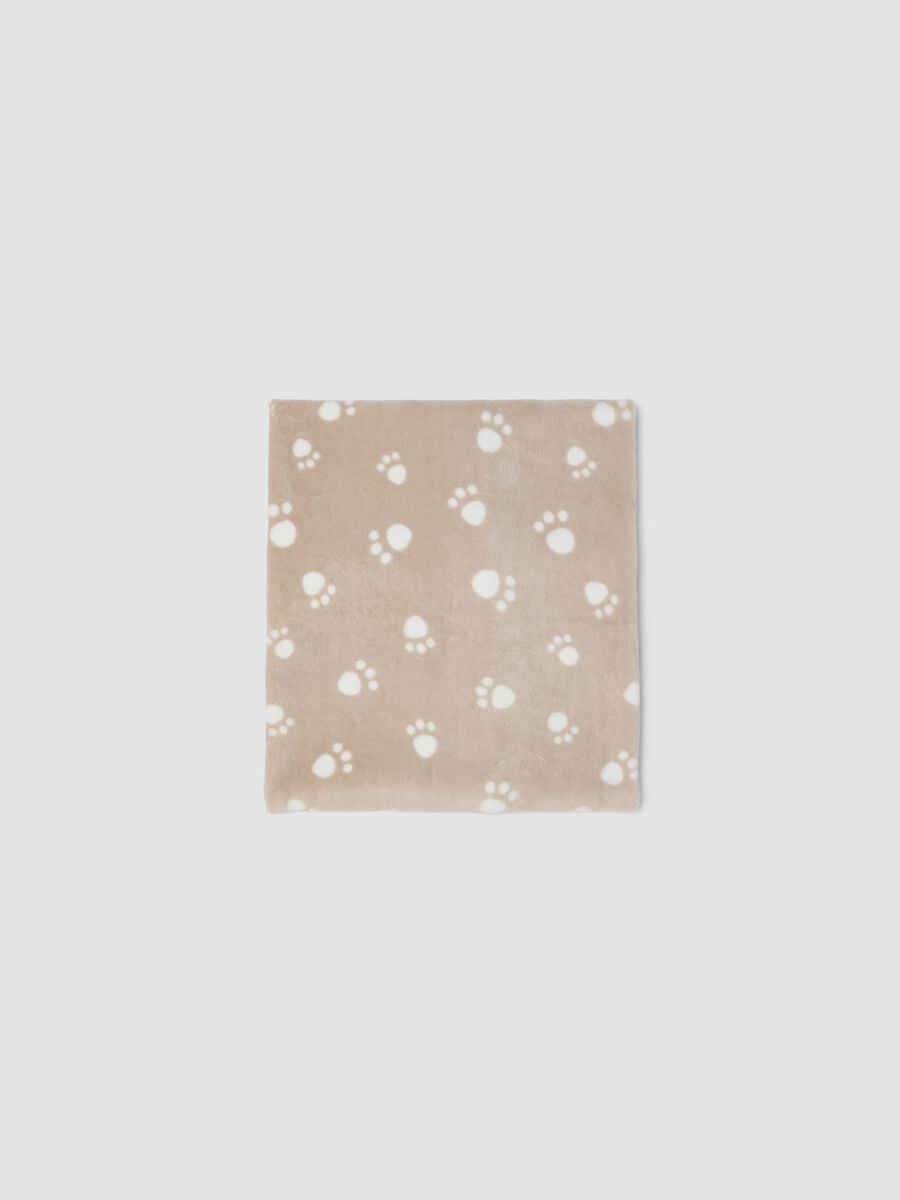 Beige baby blanket with paw-print design_0
