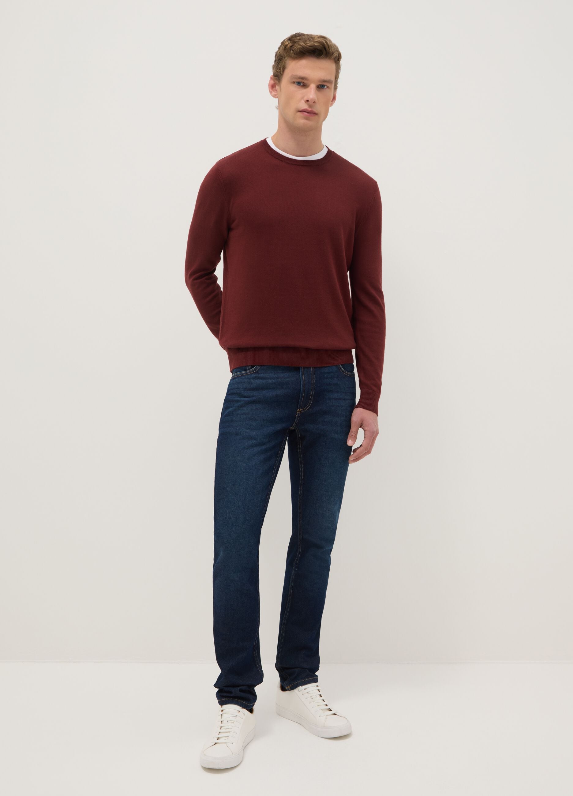 Brown crew-neck pullover in regular fit cotton blend
