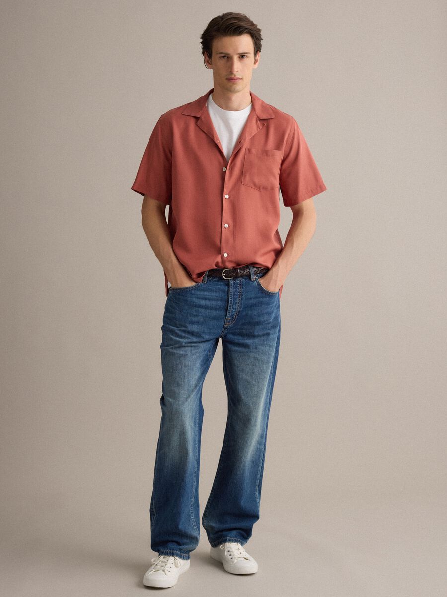 Red short-sleeved shirt in pure lyocell_2