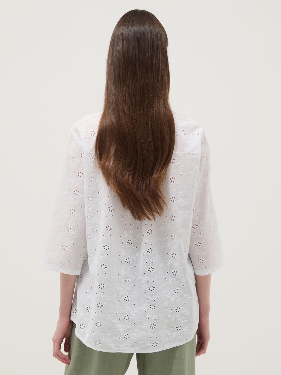 Camicia bianca traforata in puro cotone regular fit_3