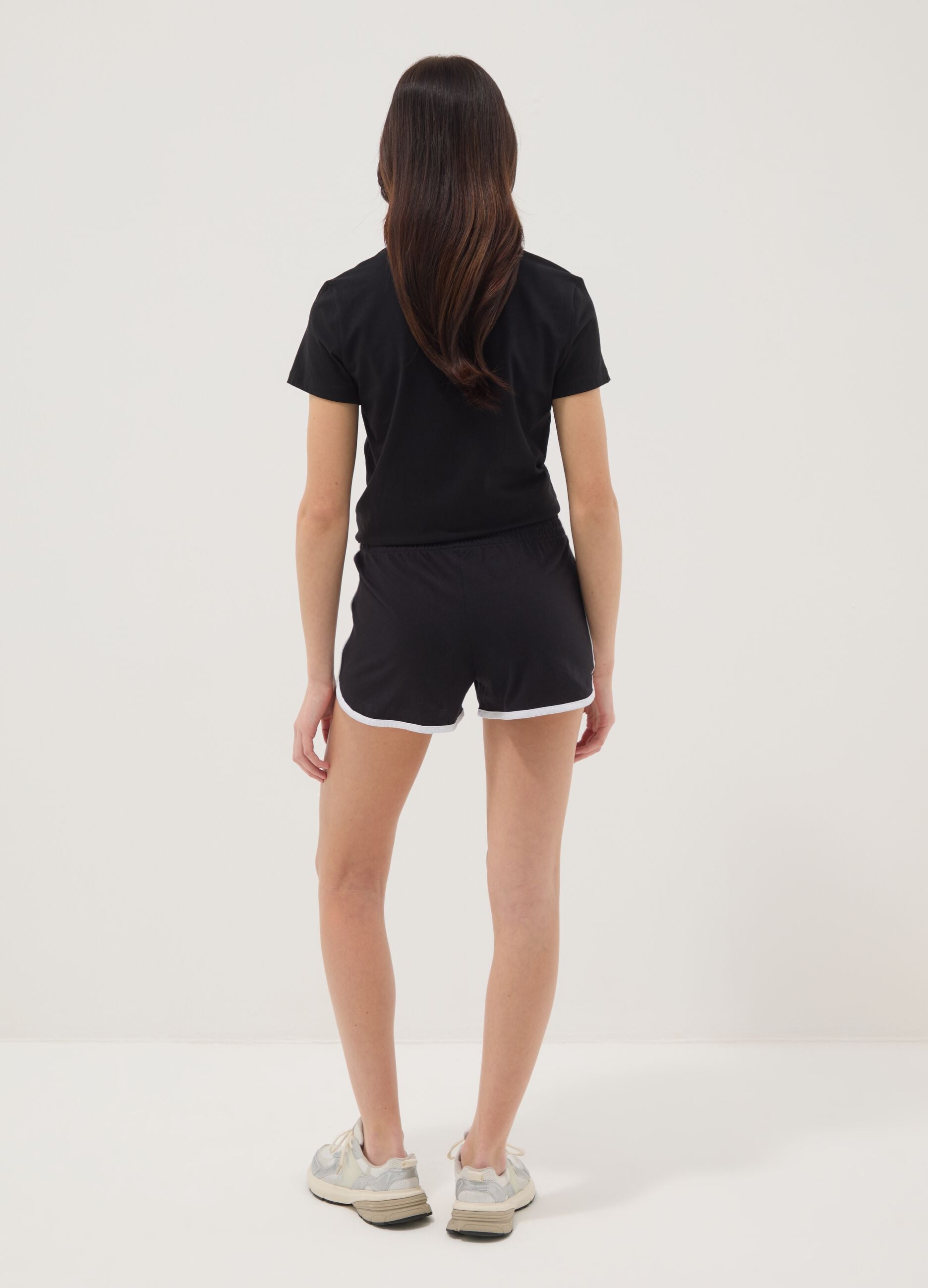 Girls&rsquo; black pure cotton slim-fit shorts with white piping