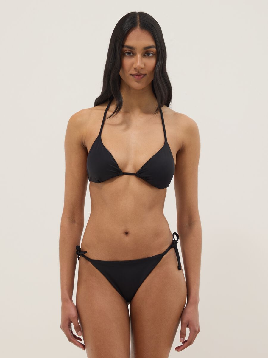 Top bikini a triangolo nero in tessuto elasticizzato_0