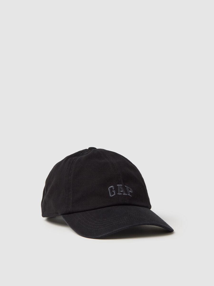 Baseball cap with embroidered logo_0