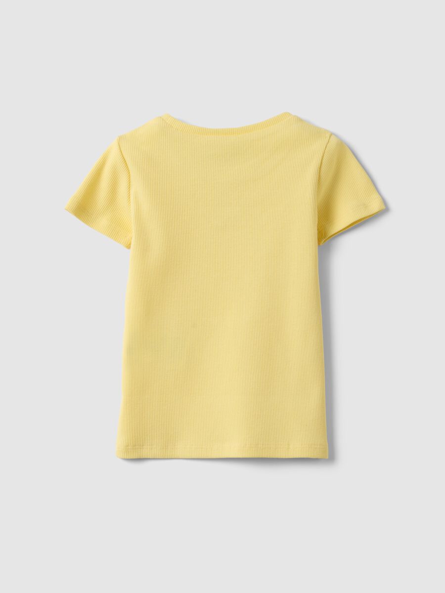 T-shirt in cotone elasticizzato gialla da bimba con arcobaleno_1