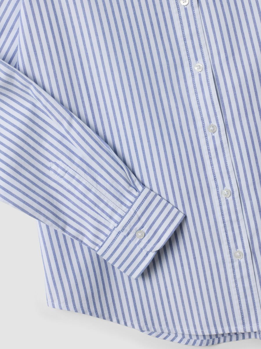 Light blue Oxford shirt with white stripes in pure cotton, comfort fit_5