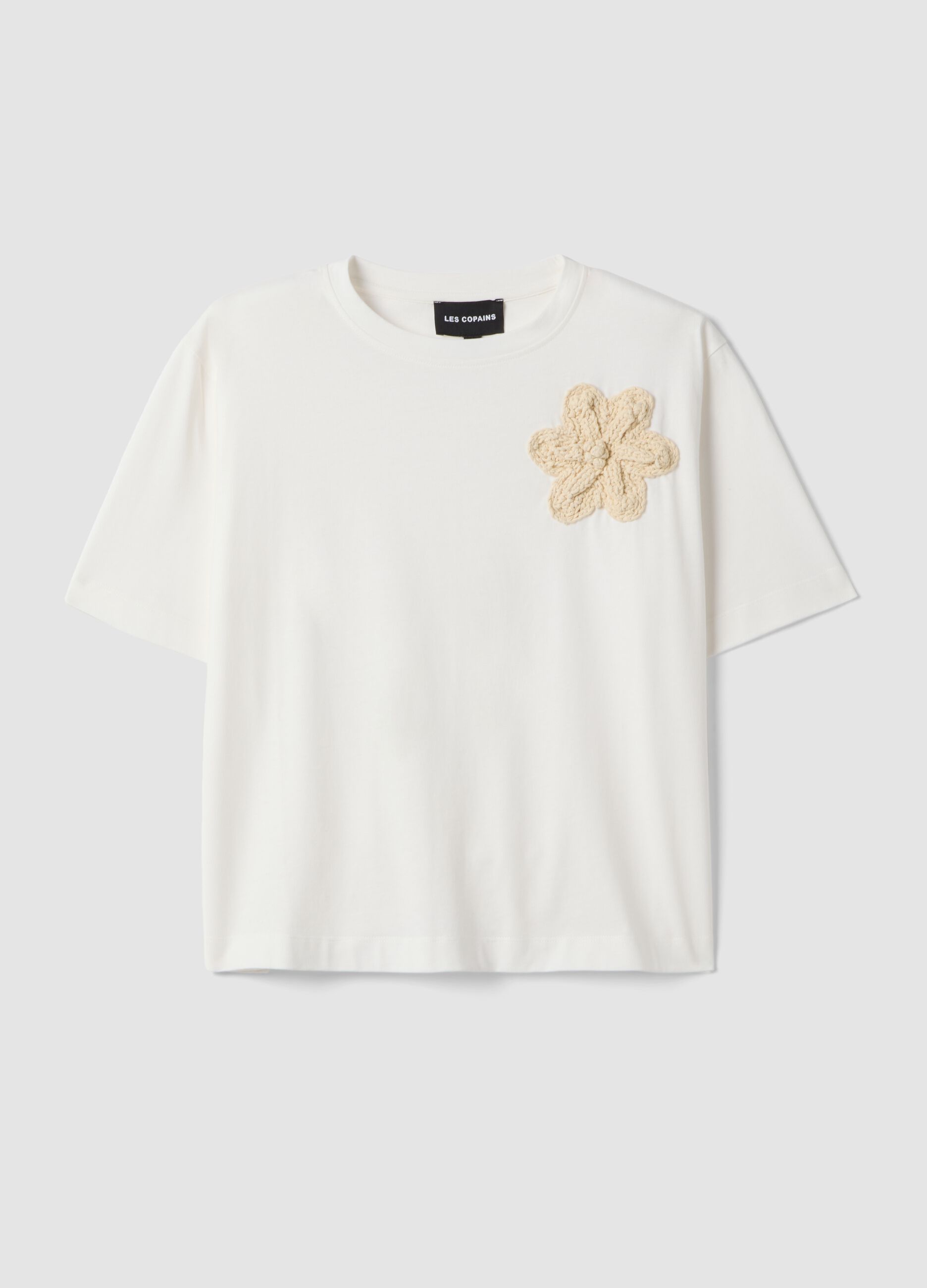 White pure cotton regular-fit T-shirt with floral appliqu&eacute;