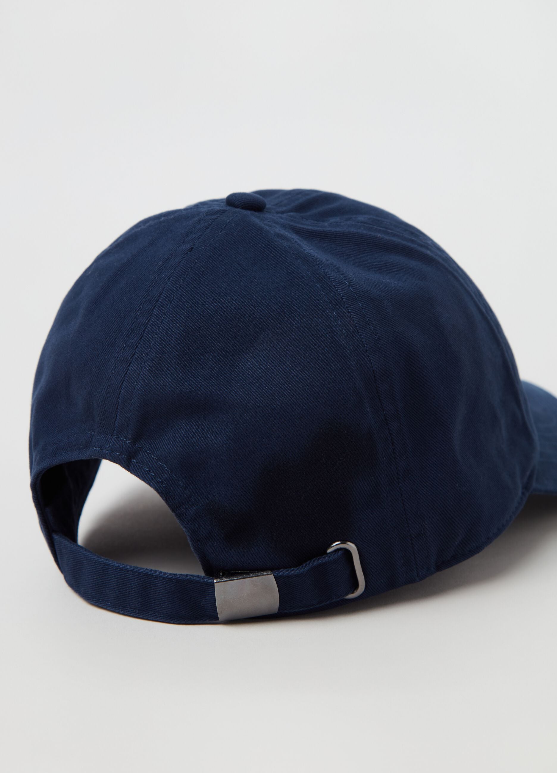 Baseball cap with Athletics logo embroidery
