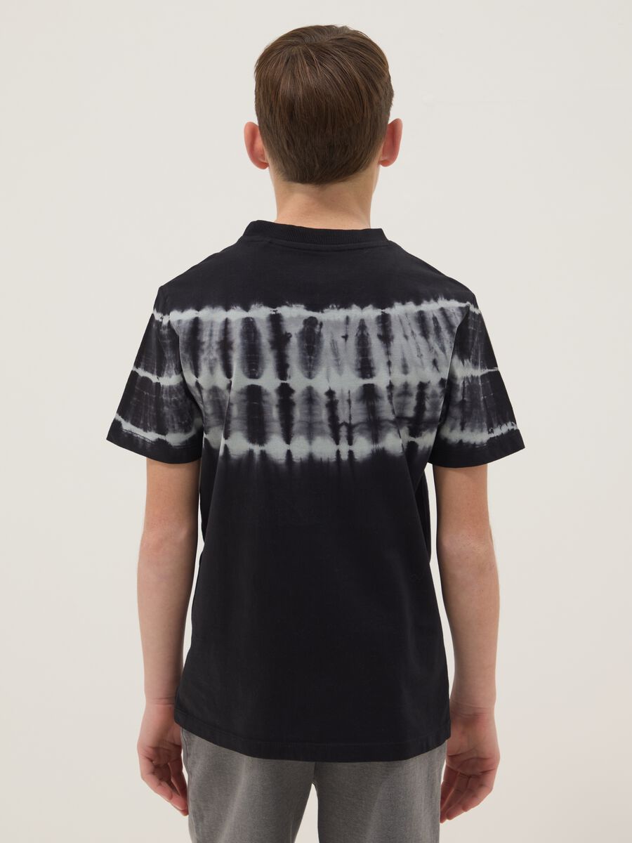 T-shirt nera a maniche corte in puro cotone_2