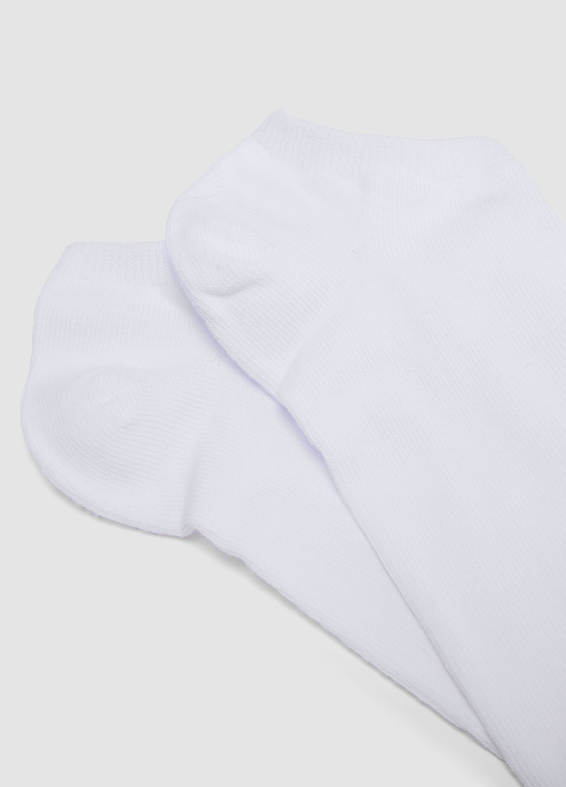 Multipack of ten white organic cotton-blend ankle sports socks