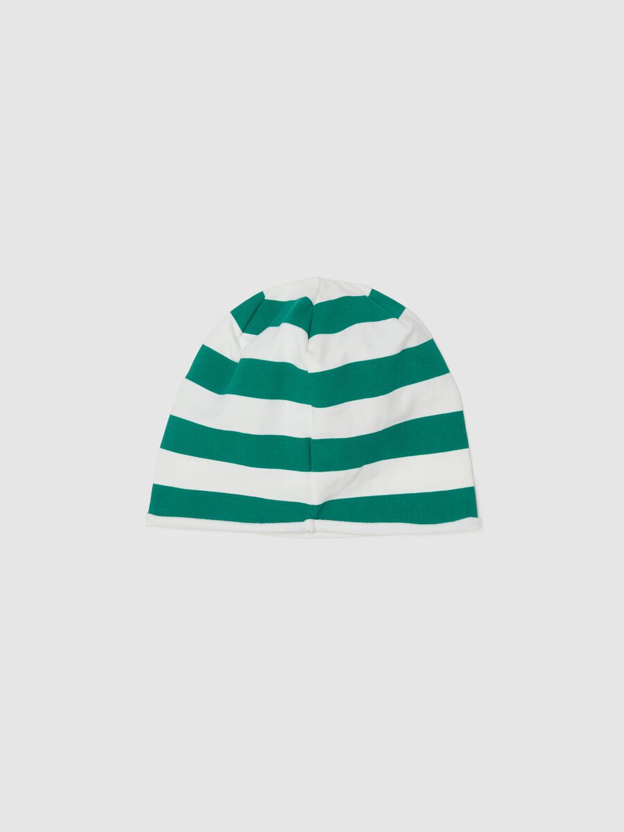 Cappello in cotone elasticizzato a righe multicolor da bimbo con stampa_1