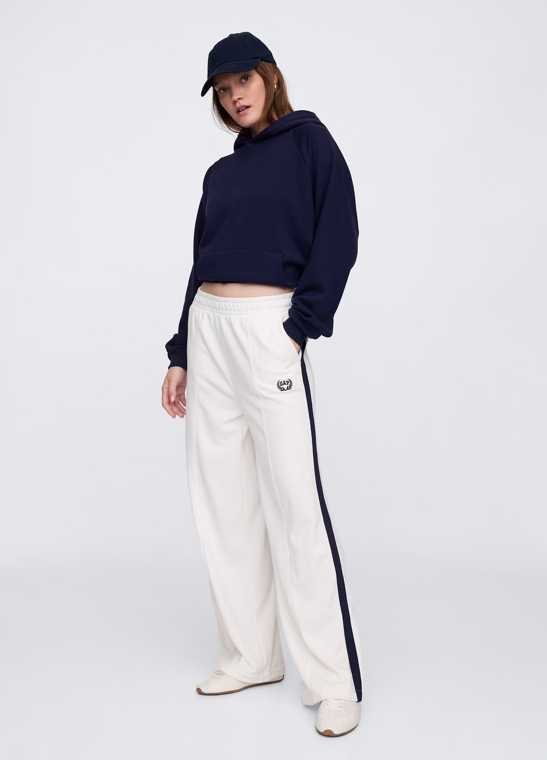 White trousers in cotton blend