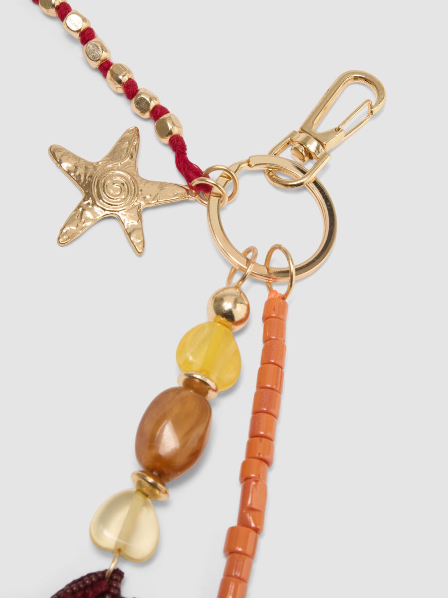 Portachiavi multicolor con ciondoli decorativi_1