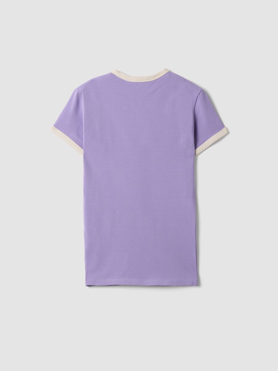 T-shirt viola in cotone elasticizzato con profili a contrasto fitted_6