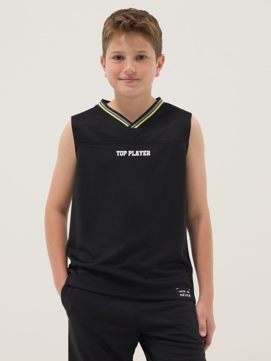 Canotta nera sportiva da ragazzo relaxed fit con scollo a V_0