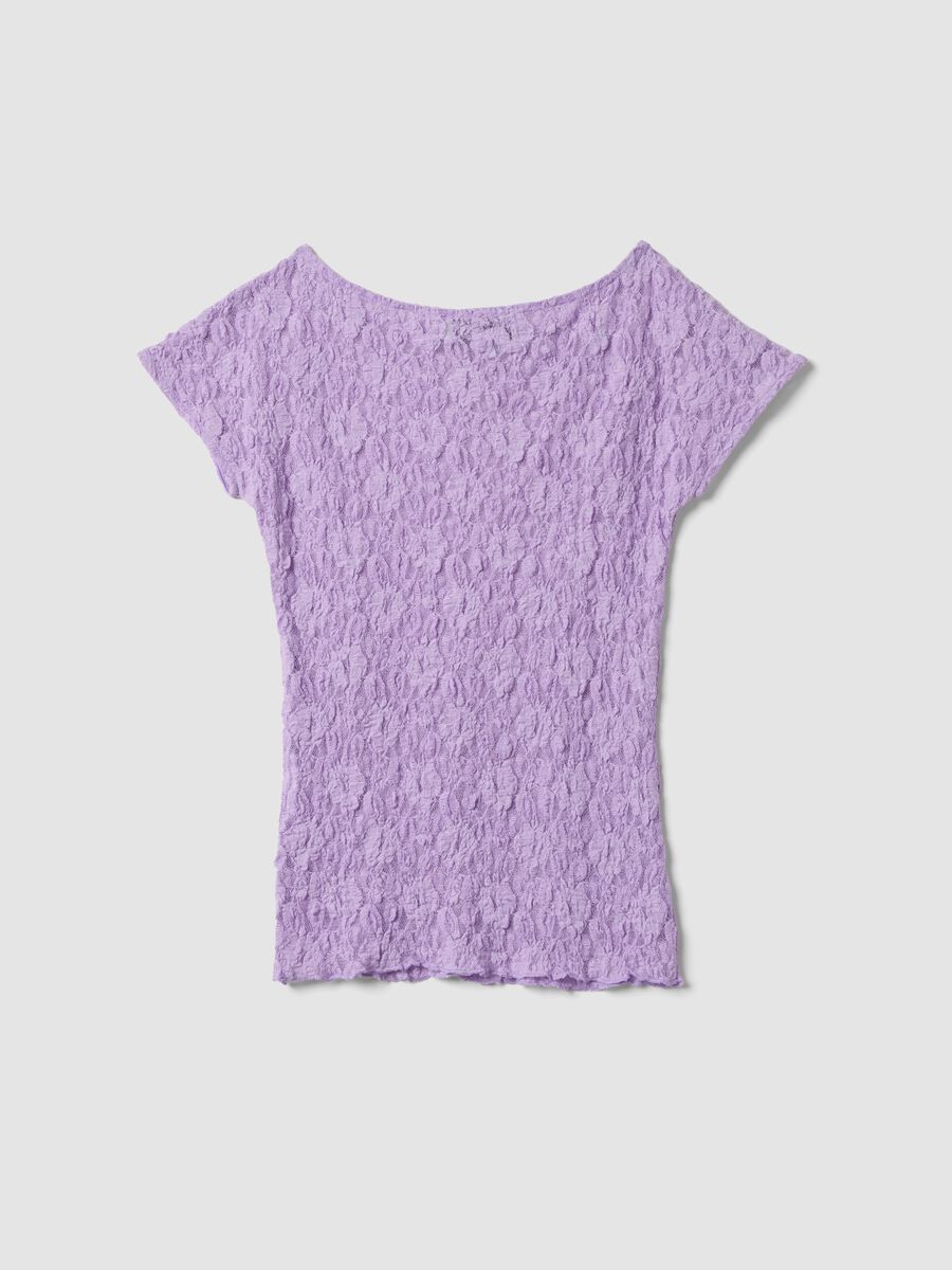 T-shirt viola in tessuto elasticizzato con texture floreale in rilievo_5