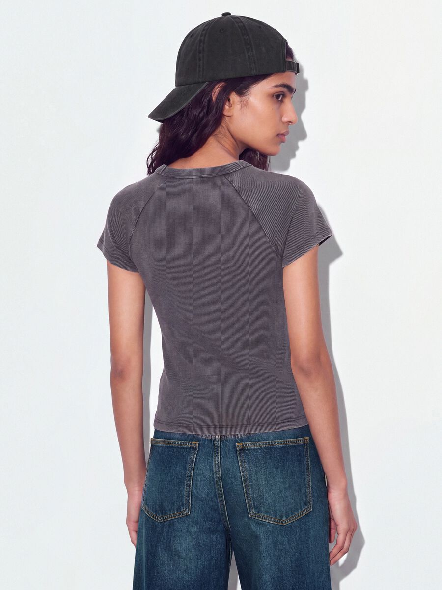 Grey fitted ribbed stretch cotton T-shirt with Detroit lettering_2