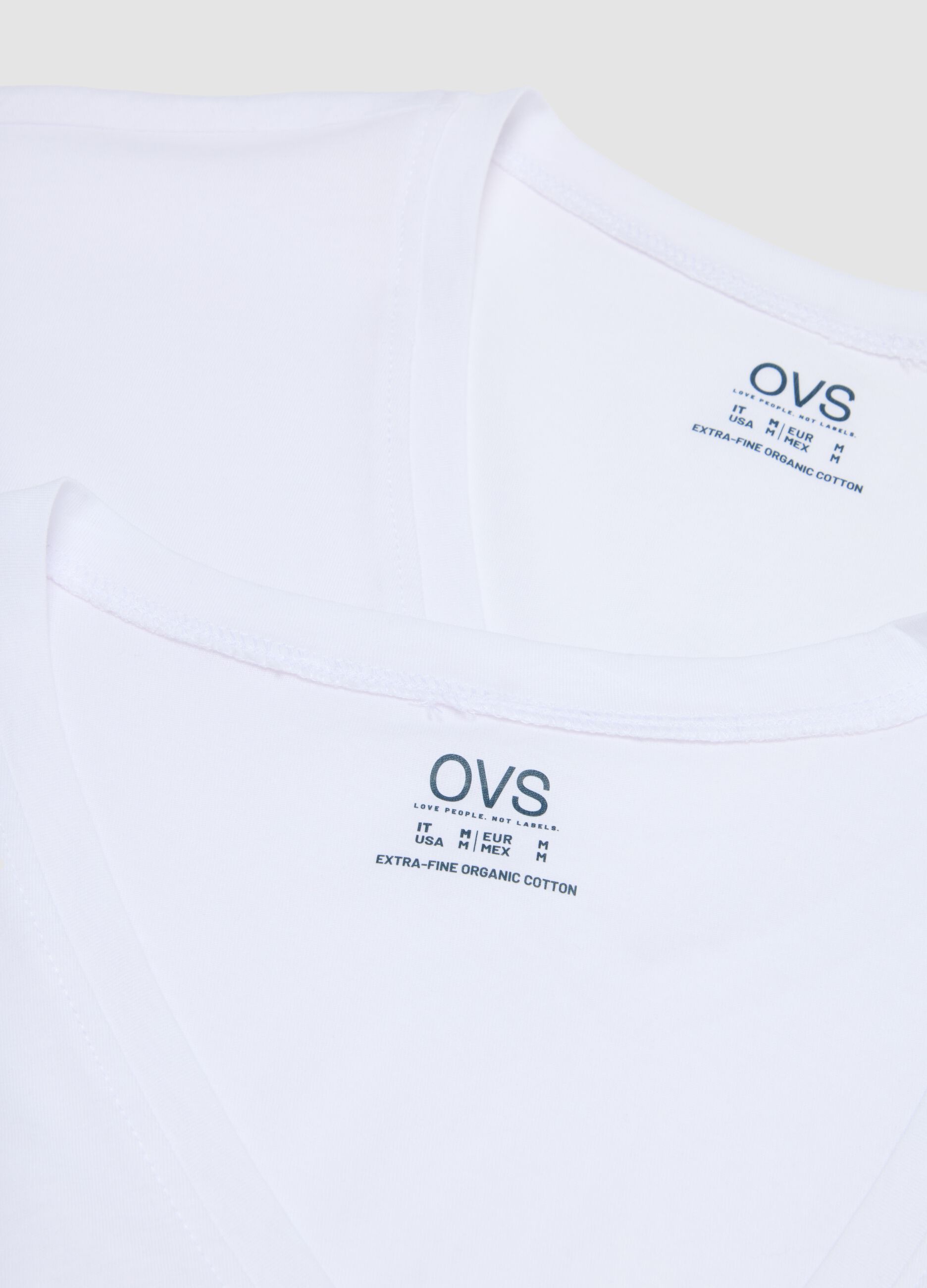 2-pack of white pure extra-fine cotton T-shirts with deep V-neck