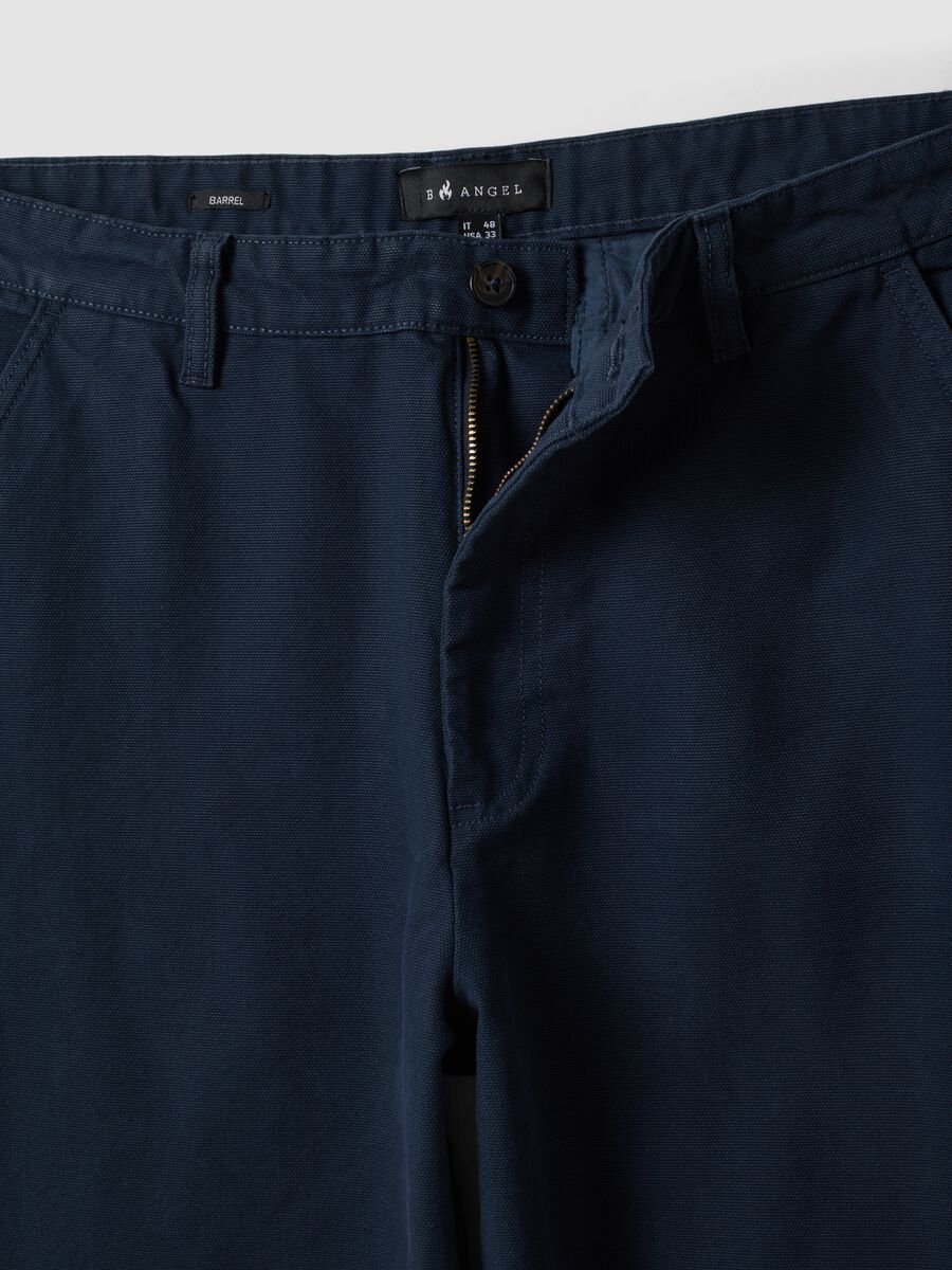 Pantaloni chino blu in puro cotone barrel fit_1