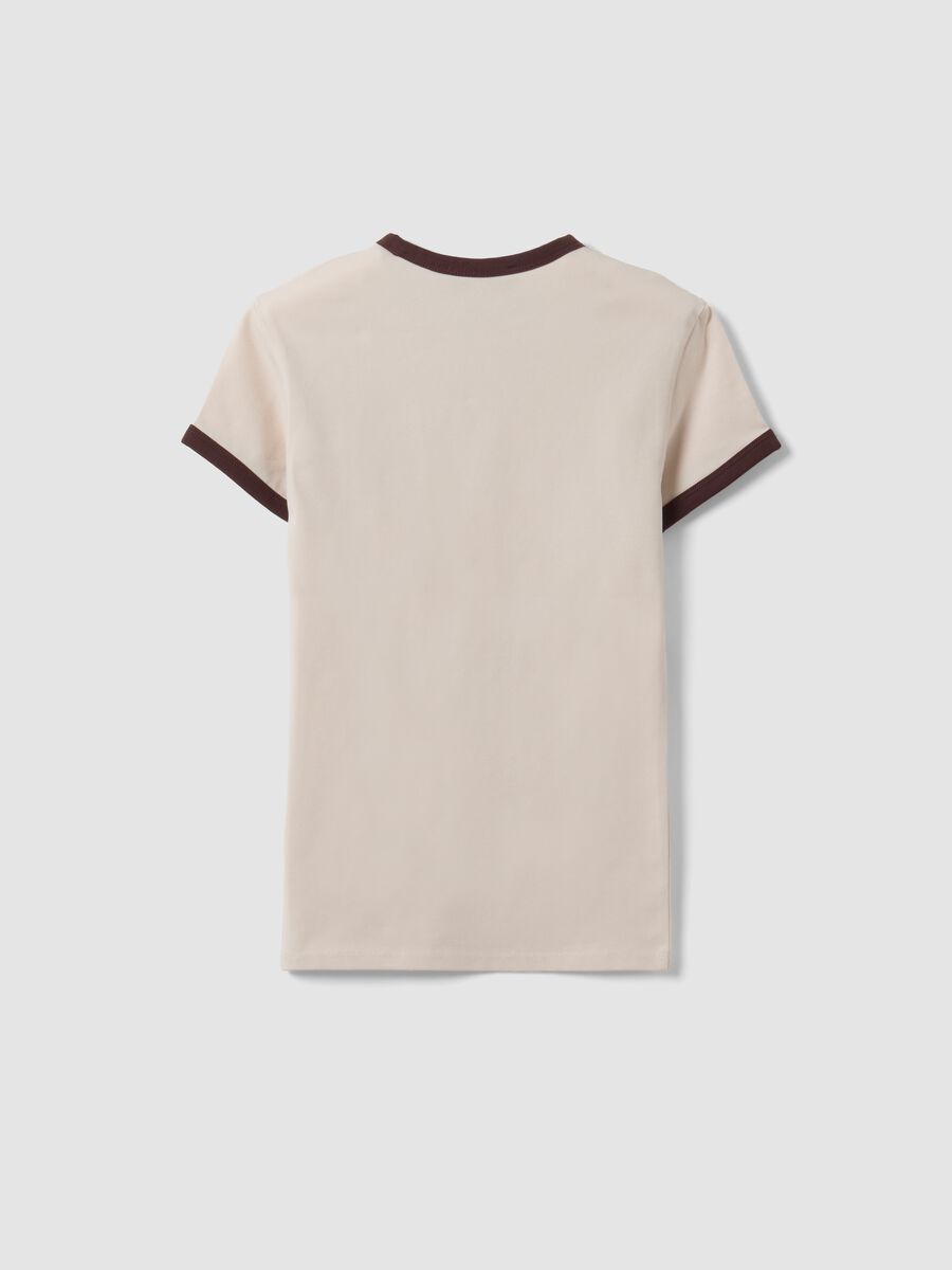 T-shirt beige in cotone elasticizzato con profili a contrasto fitted_6