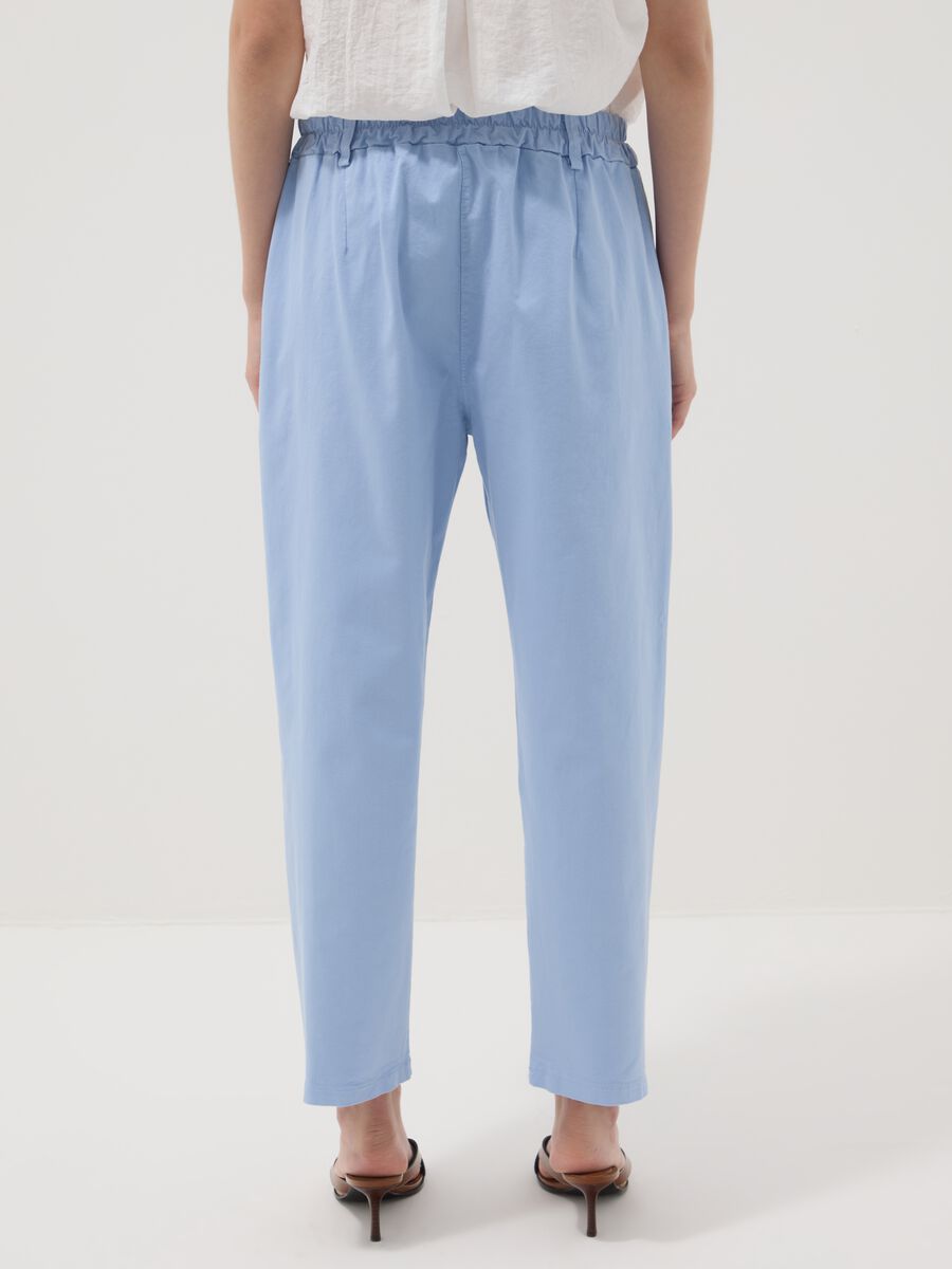 Light blue regular-fit stretch cotton trousers_2