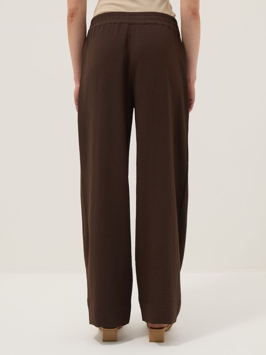 Pantaloni marroni con vita elasticizzata wide leg_2