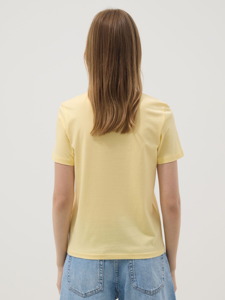 T-shirt gialla in cotone organico a maniche corte_3