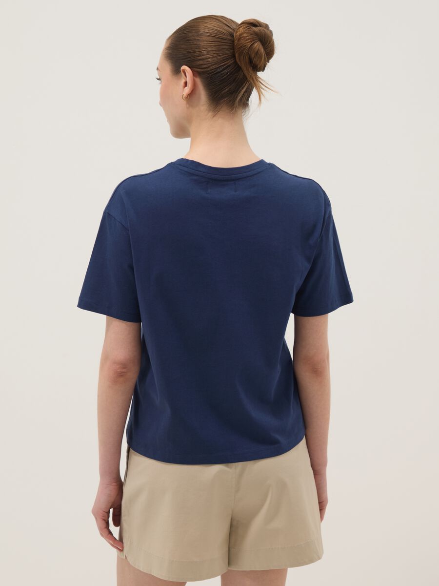 Blue regular-fit pure cotton T-shirt with perforated detail_3