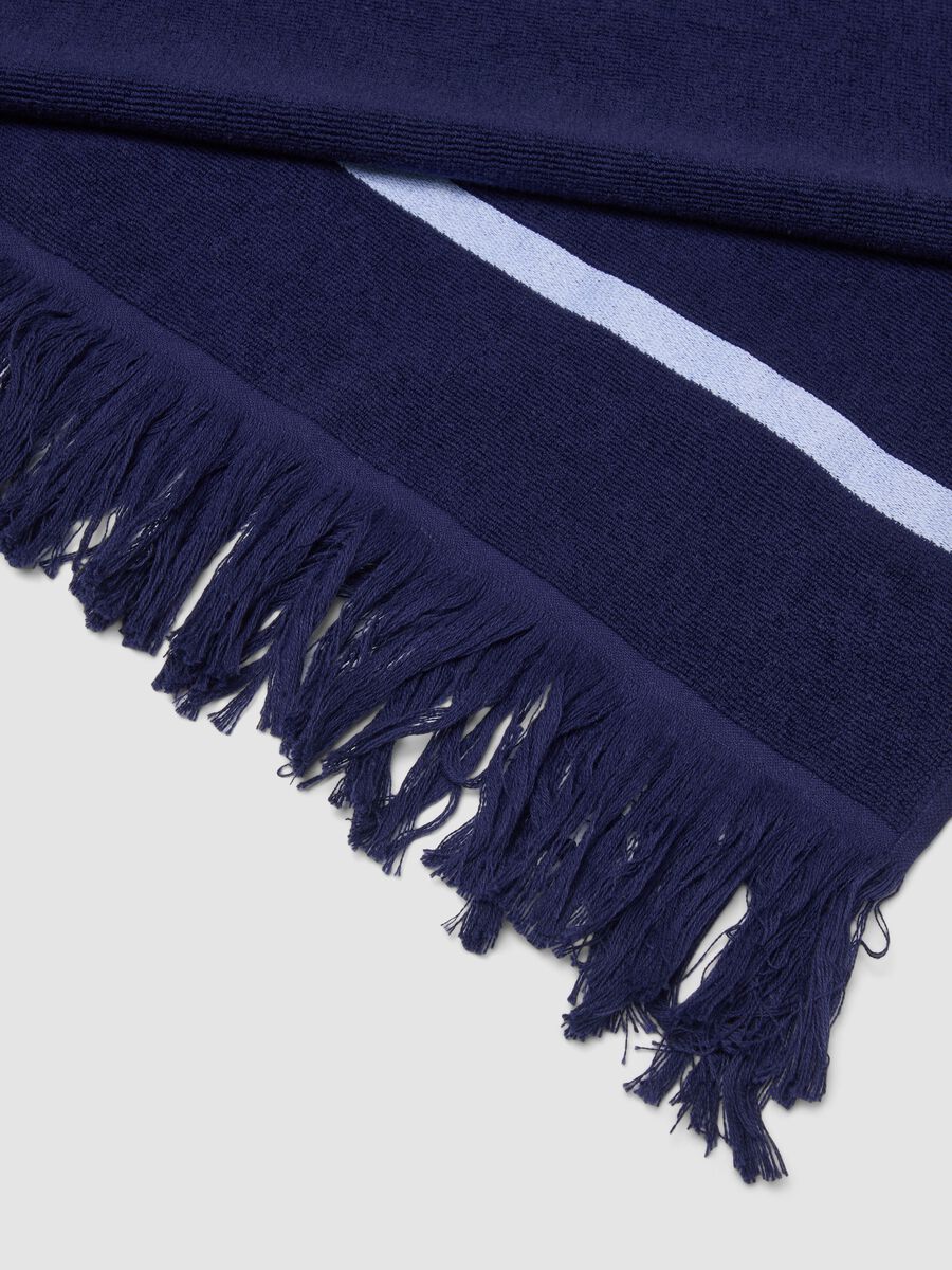 Blue cotton-blend beach towel with fringes_2