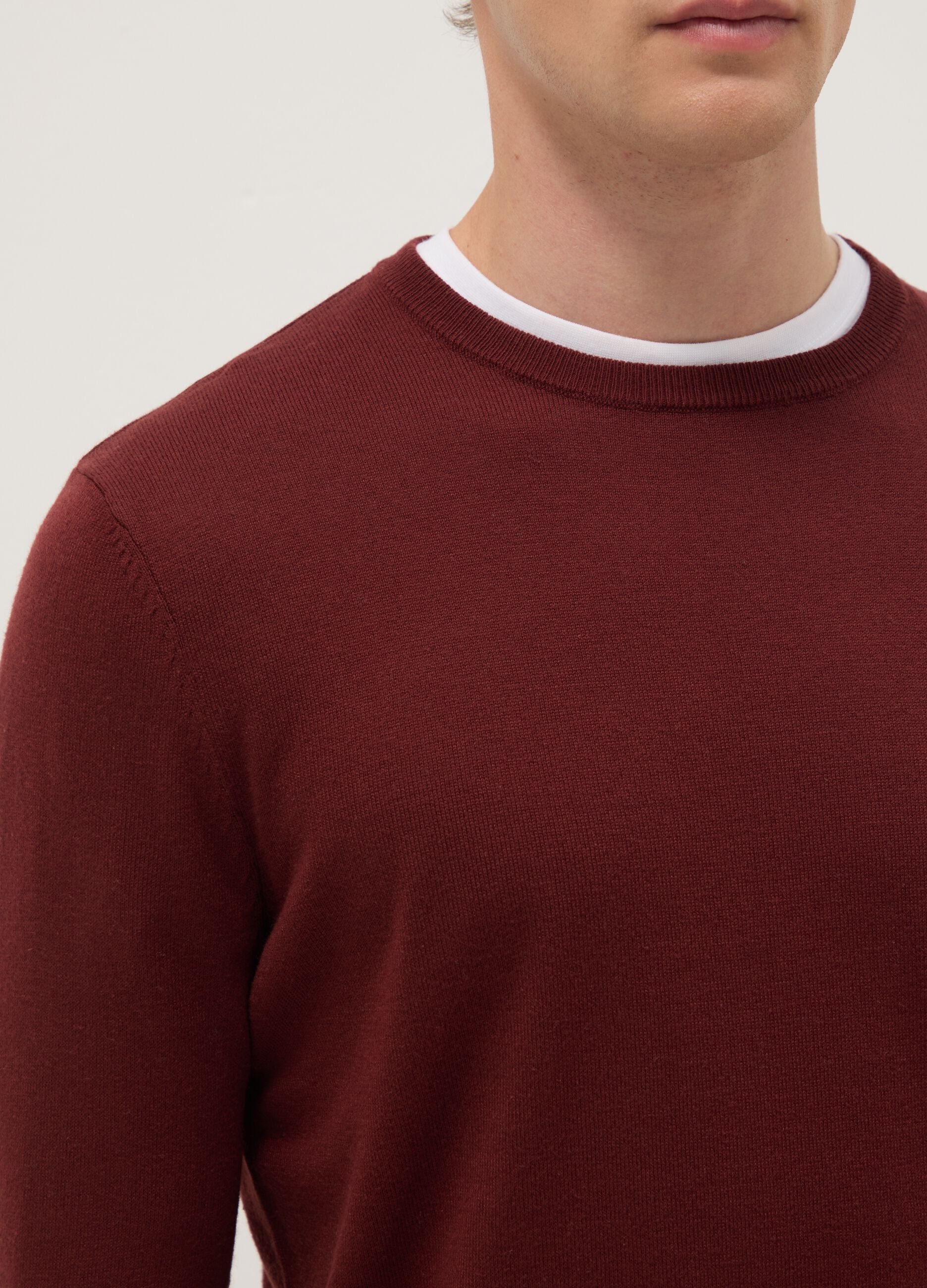 Brown crew-neck pullover in regular fit cotton blend
