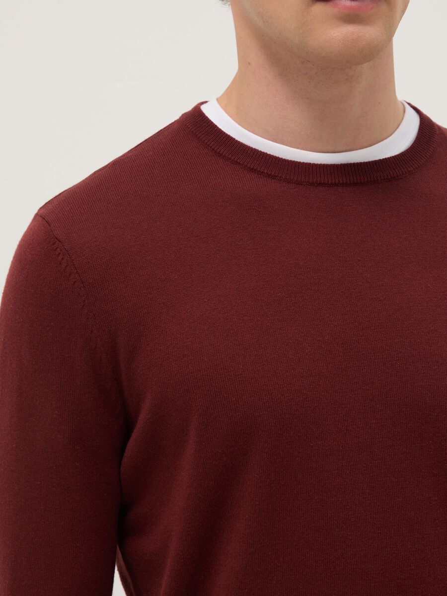 Brown crew-neck pullover in regular fit cotton blend_3