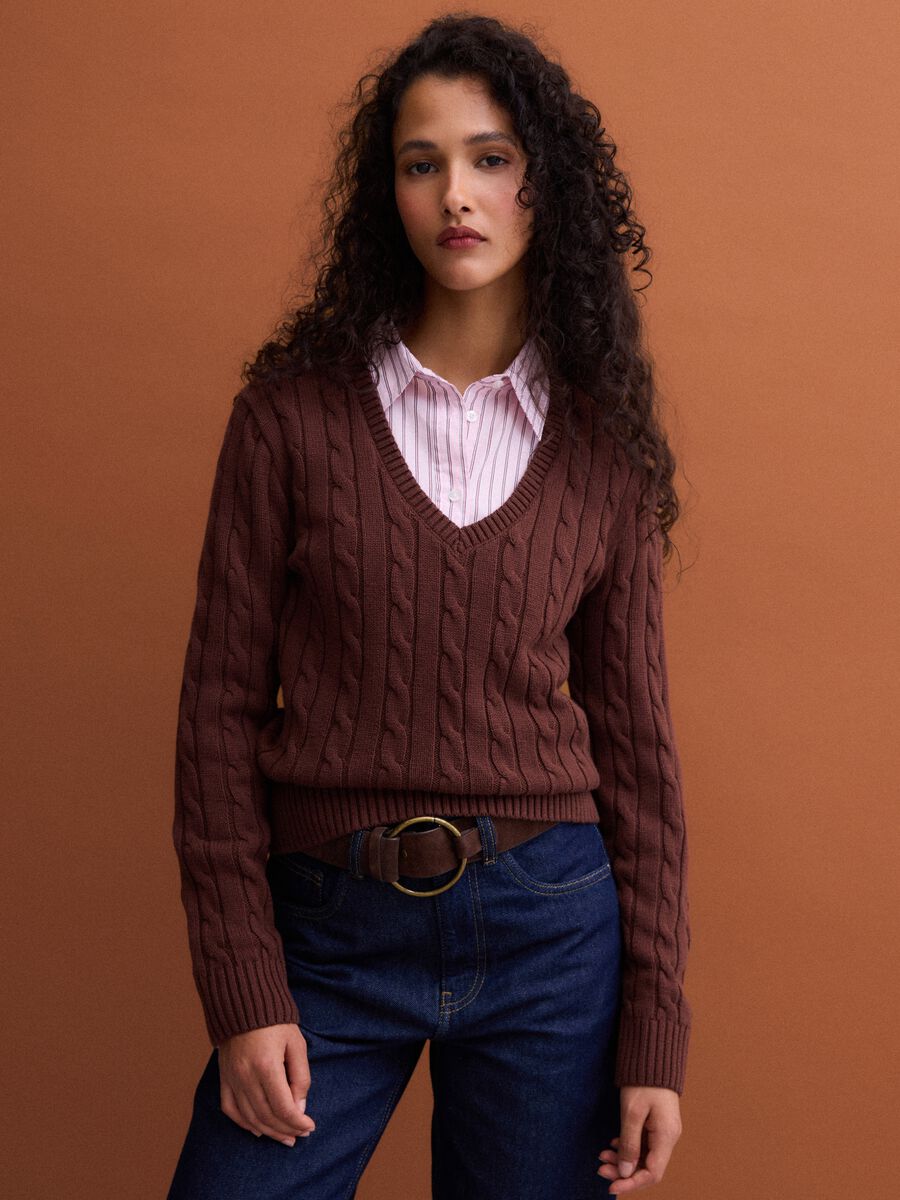 Brown pure cotton cable-knit jumper with deep V-neck_0