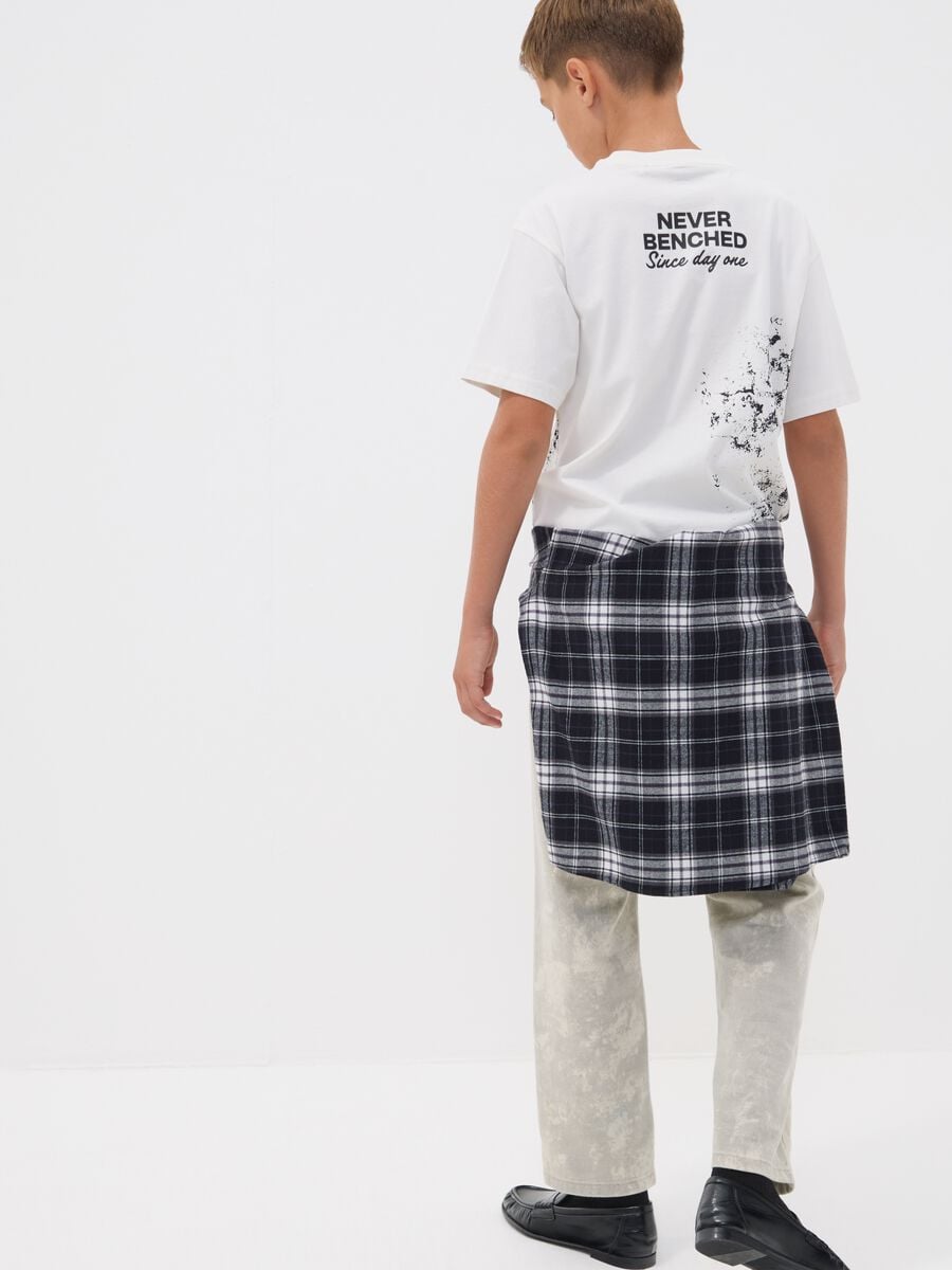 White oversized pure cotton T-shirt with "Never Benched" slogan for boys_0