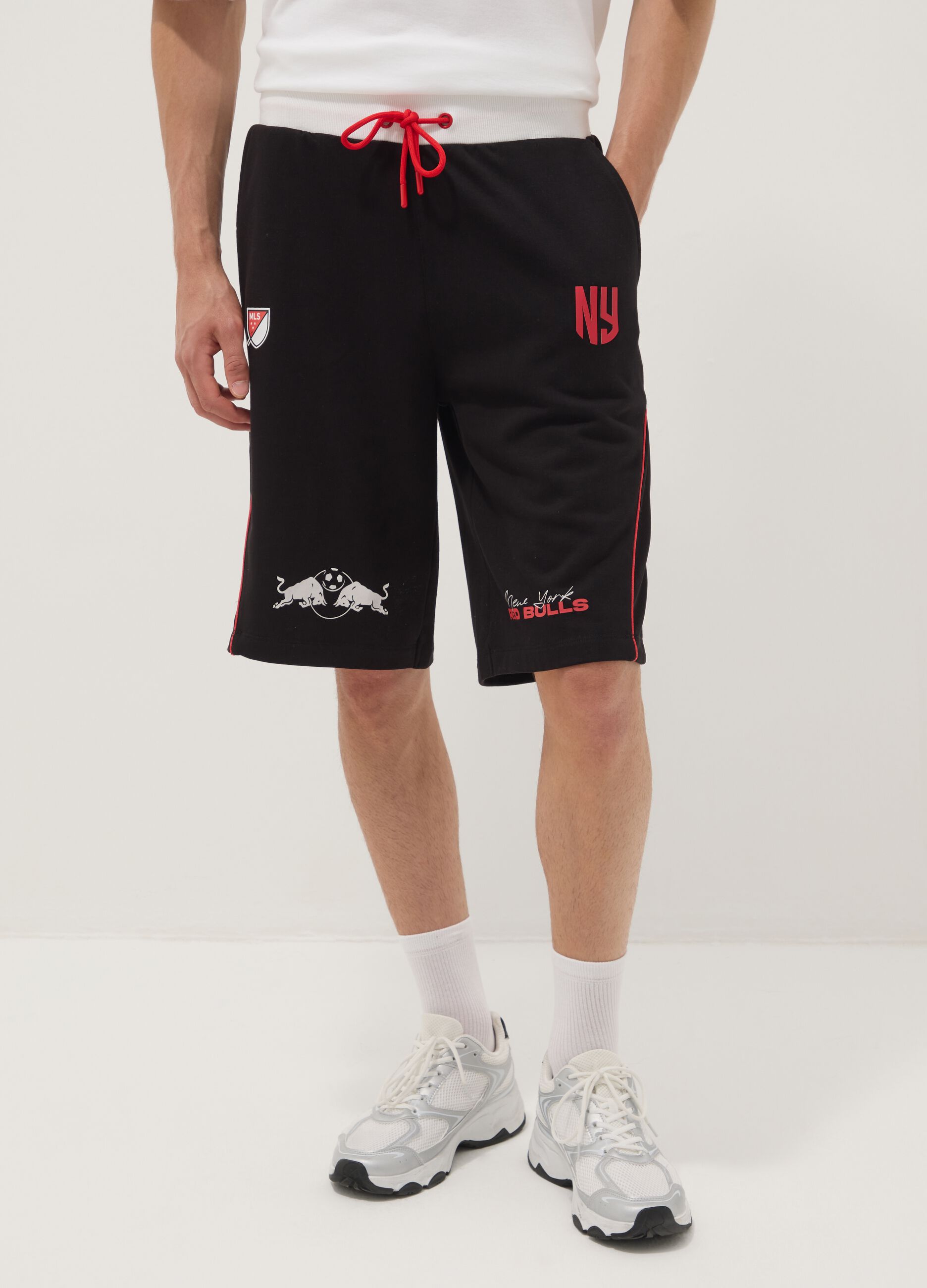 Black cotton-blend sports shorts, regular fit