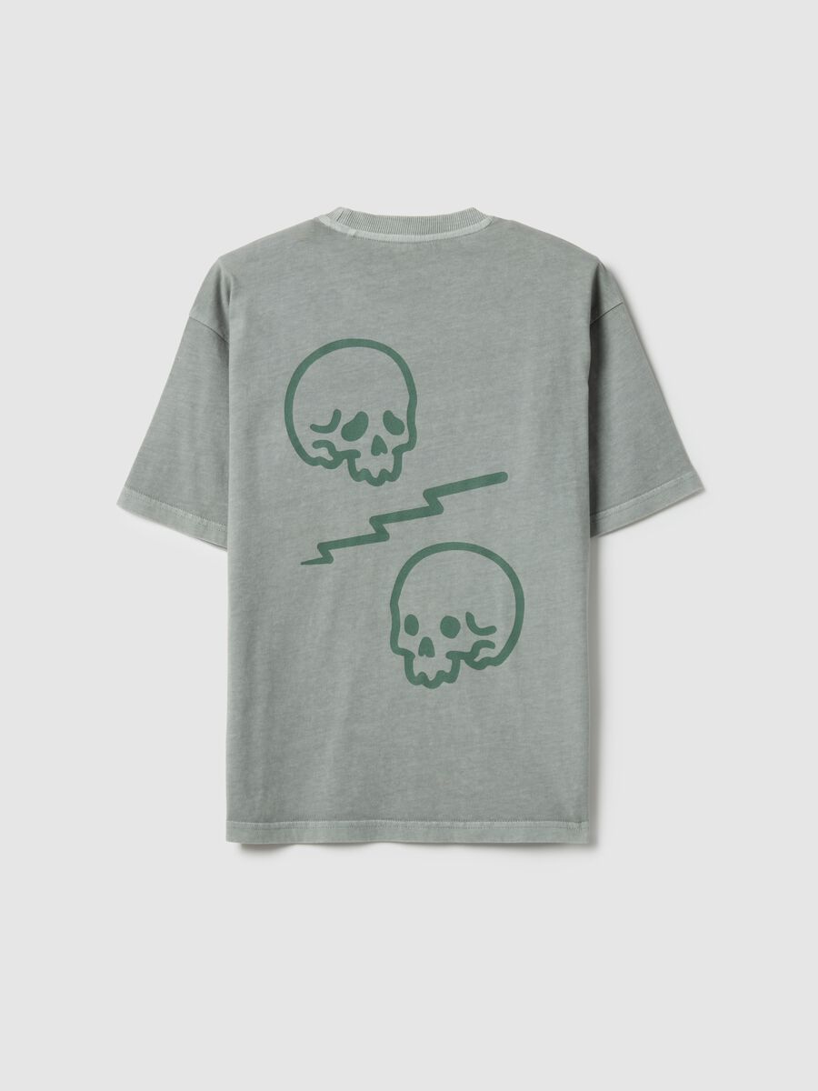 T-shirt in puro cotone verde da ragazzo oversize fit con teschio_4