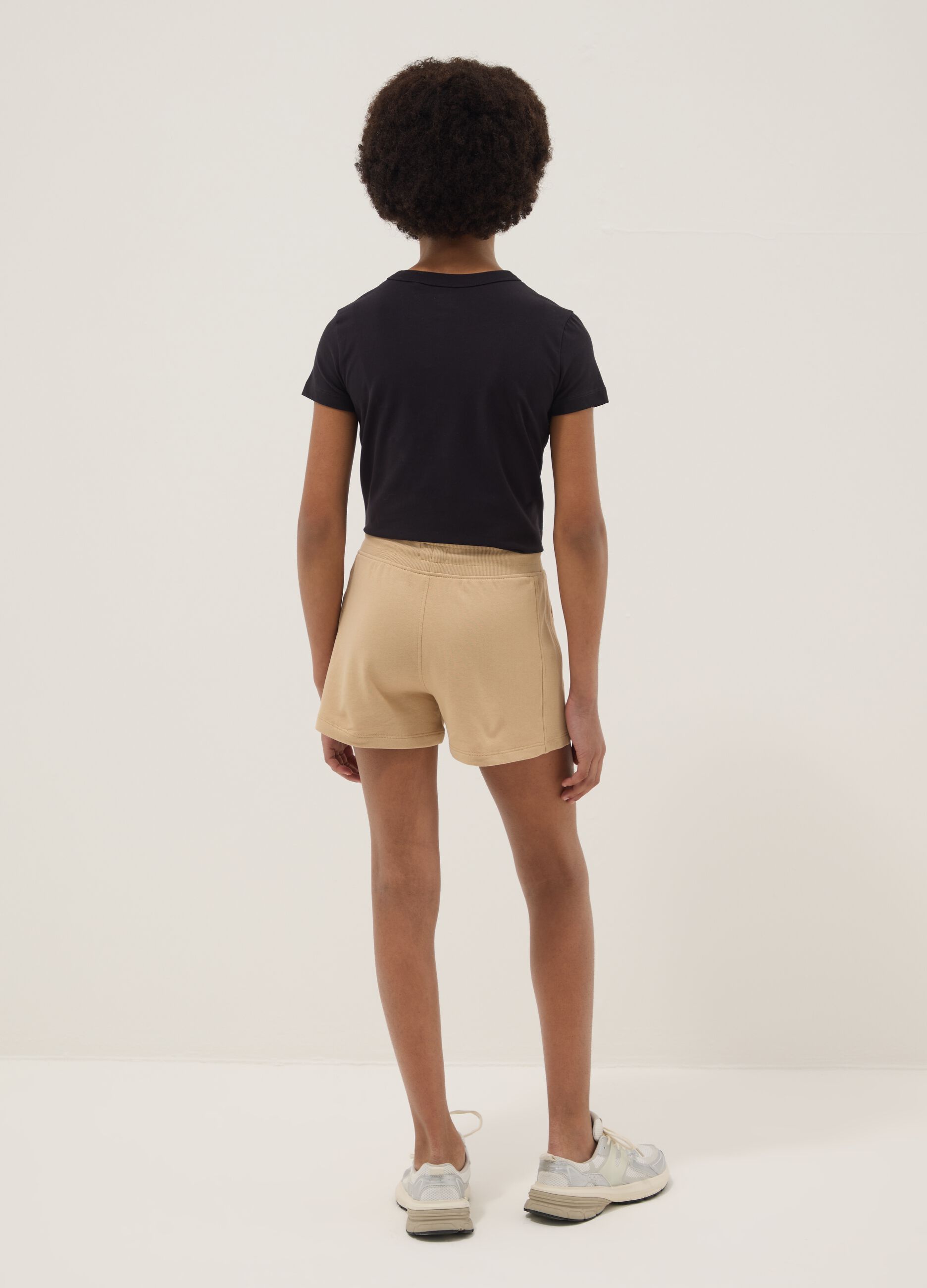 Girls&rsquo; beige shorts in pure organic cotton with elasticated waistband