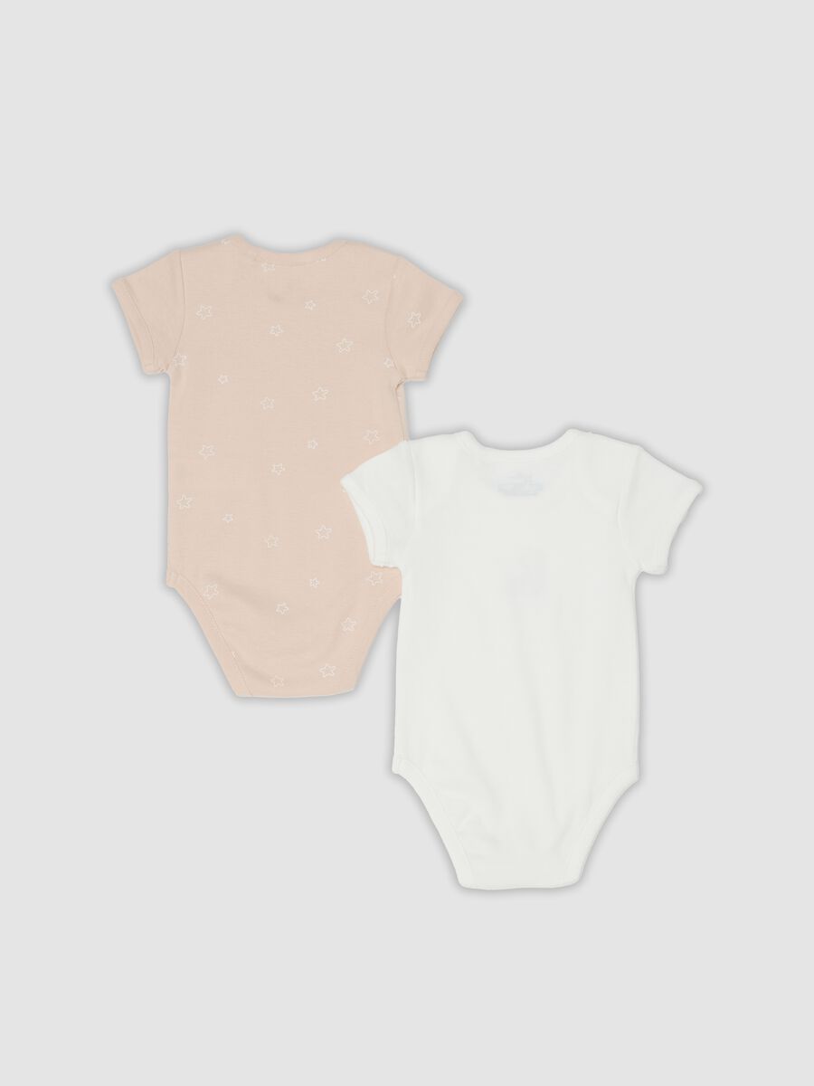 2-pack of white and beige short-sleeve organic cotton baby bodysuits_1