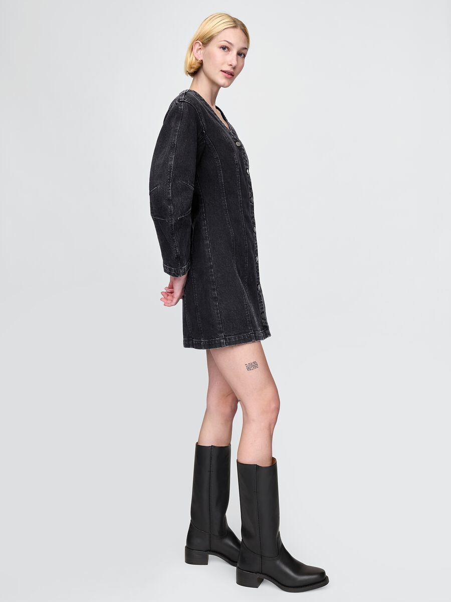 Abito denim nero con bottoni Gap_1