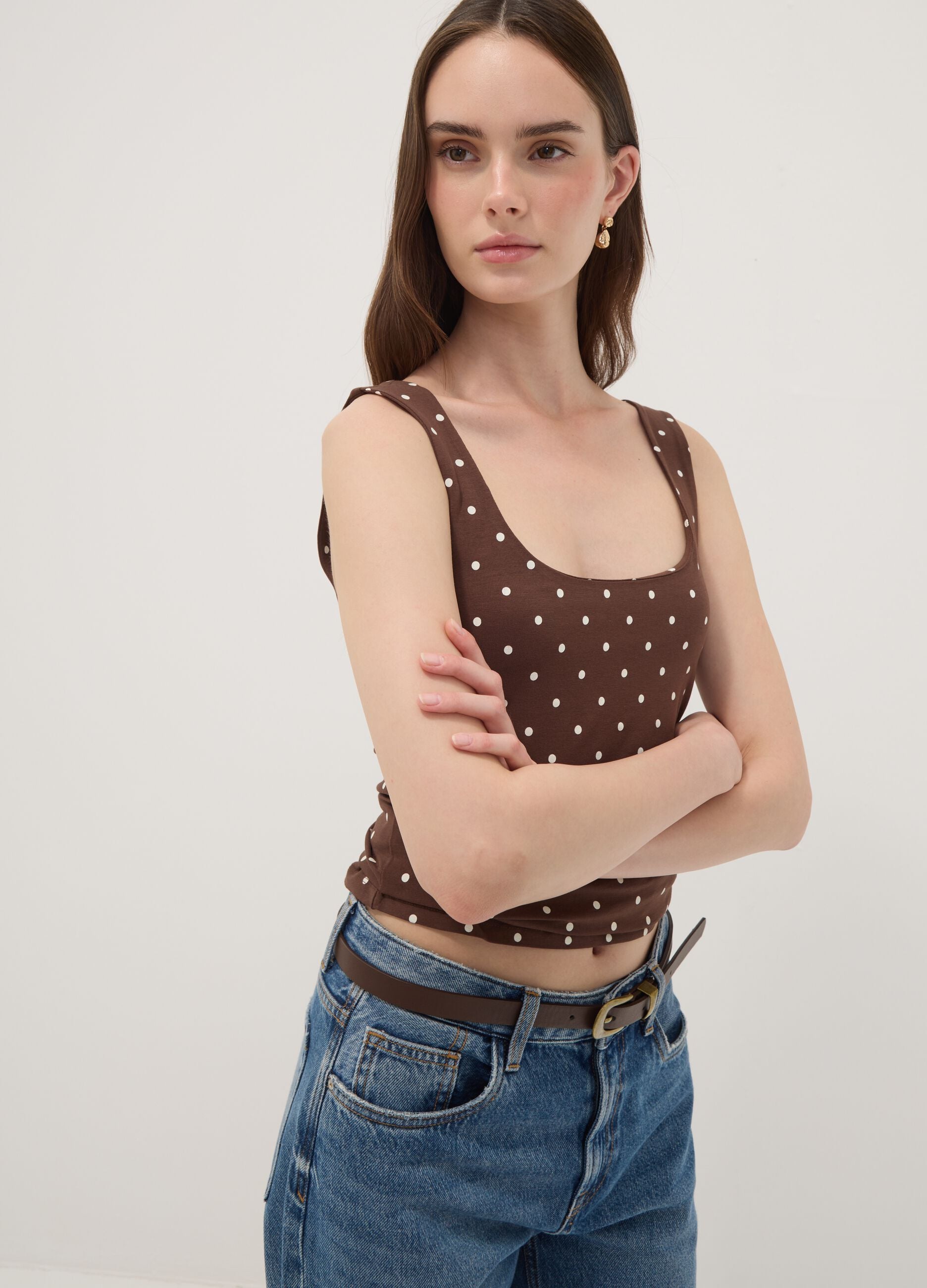 Brown fitted polka-dot stretch cotton top