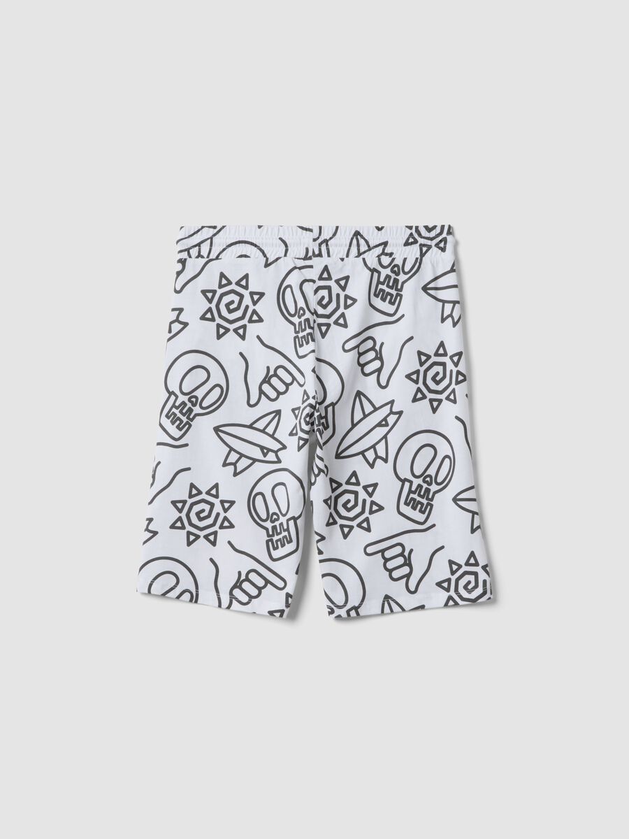 Pantaloncini bianchi in puro cotone con stampa all over per ragazzo regular fit_4