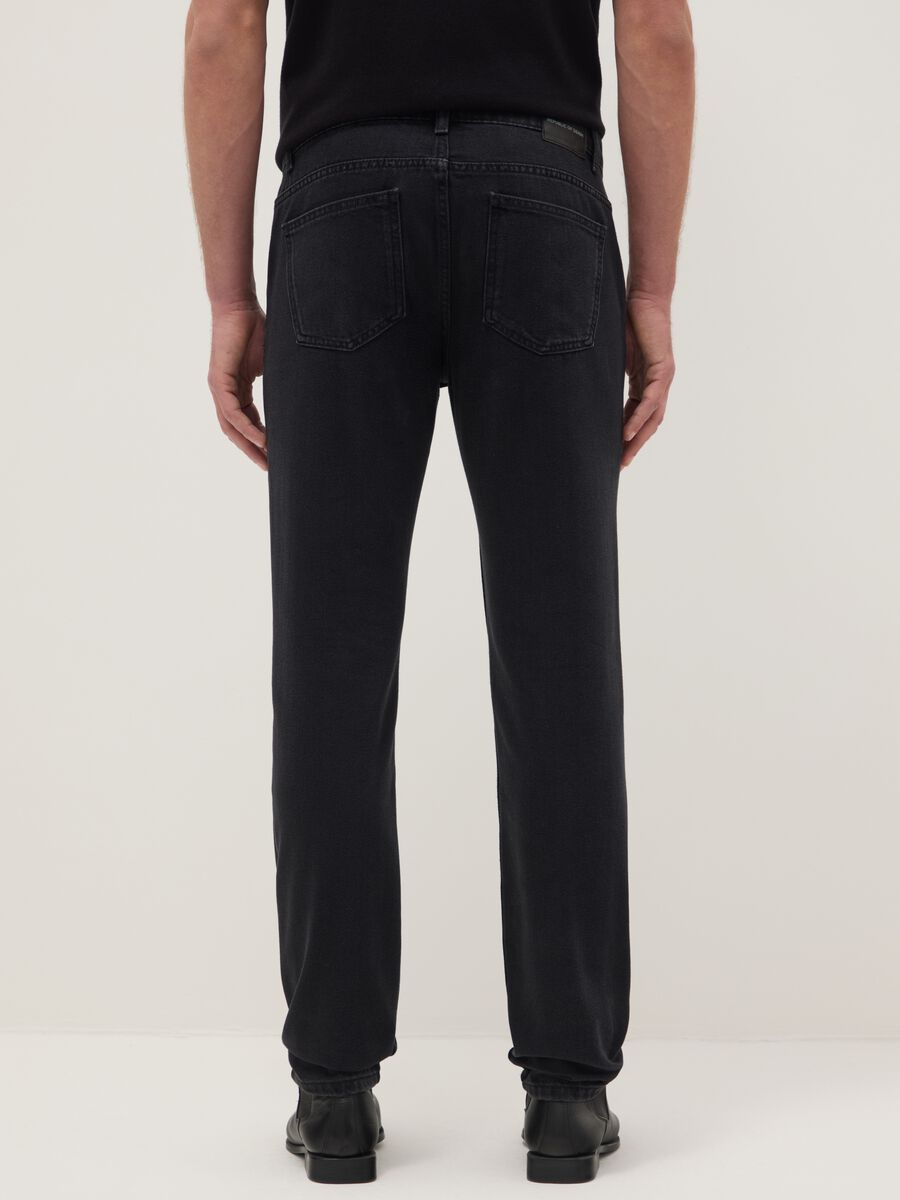 Slim Fit Black Cotton Blend Jeans_2