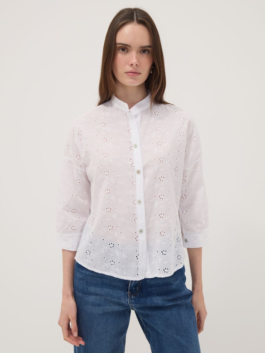 Camicia bianca traforata in puro cotone con collo coreano regular fit_1