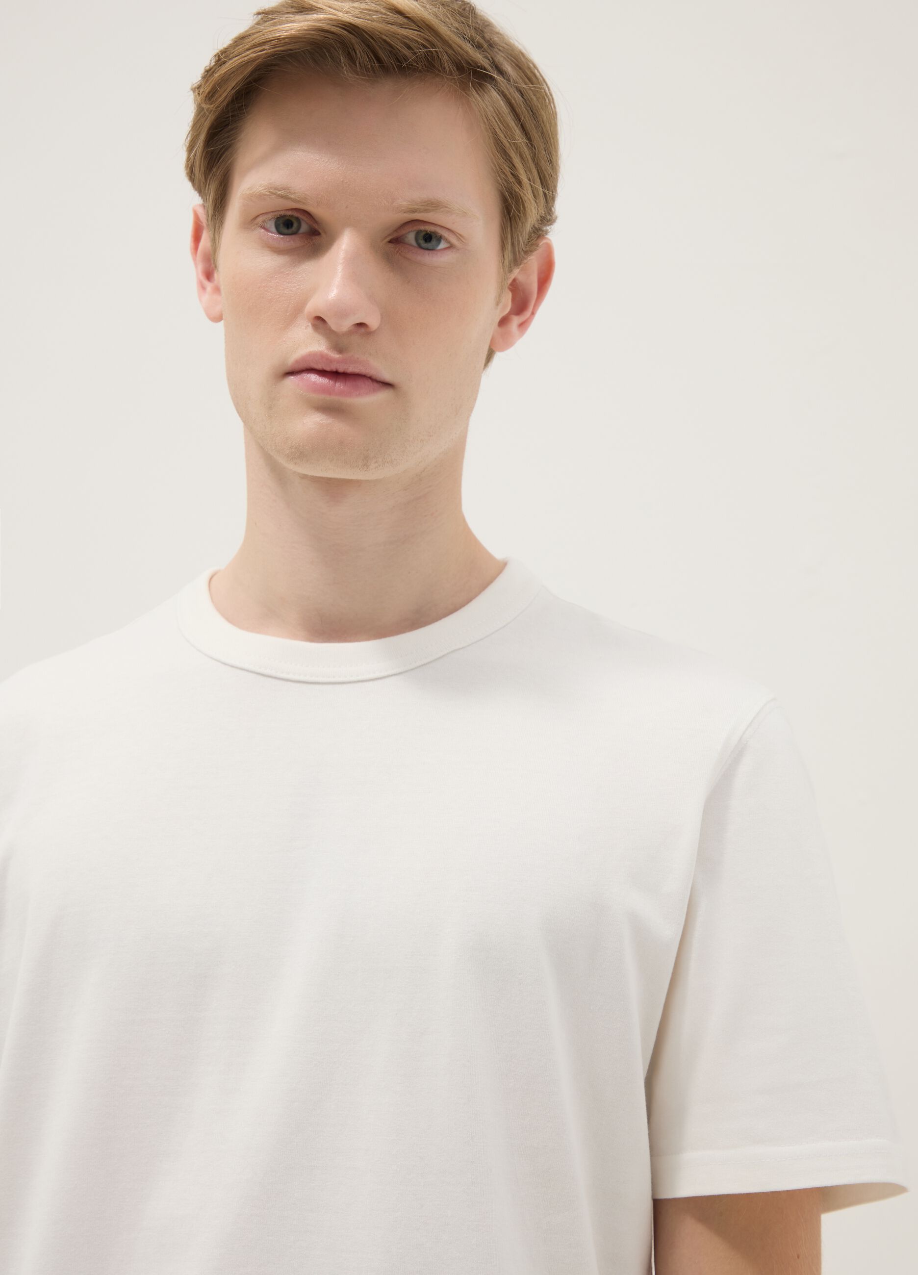 White pure cotton short sleeve t-shirt regular fit