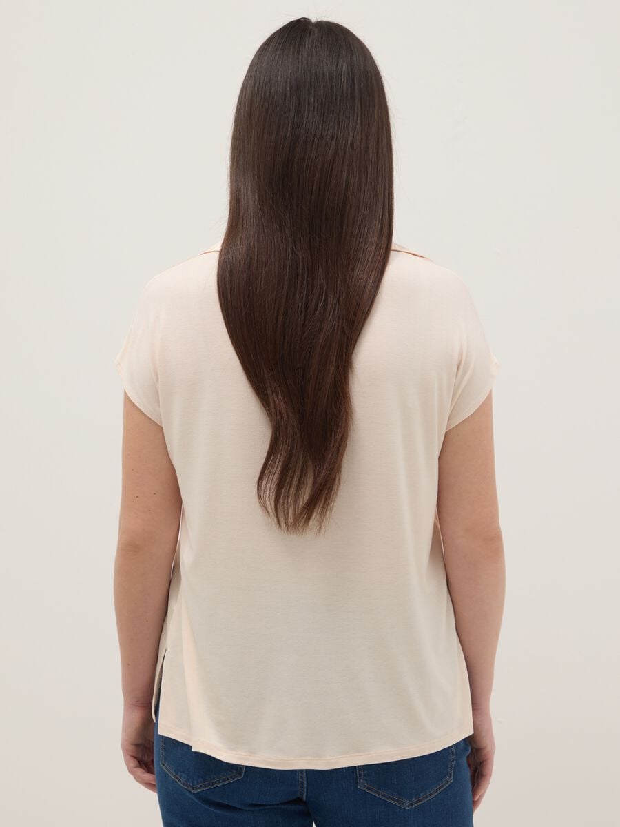 Beige short-sleeve polo collar regular fit t-shirt_2