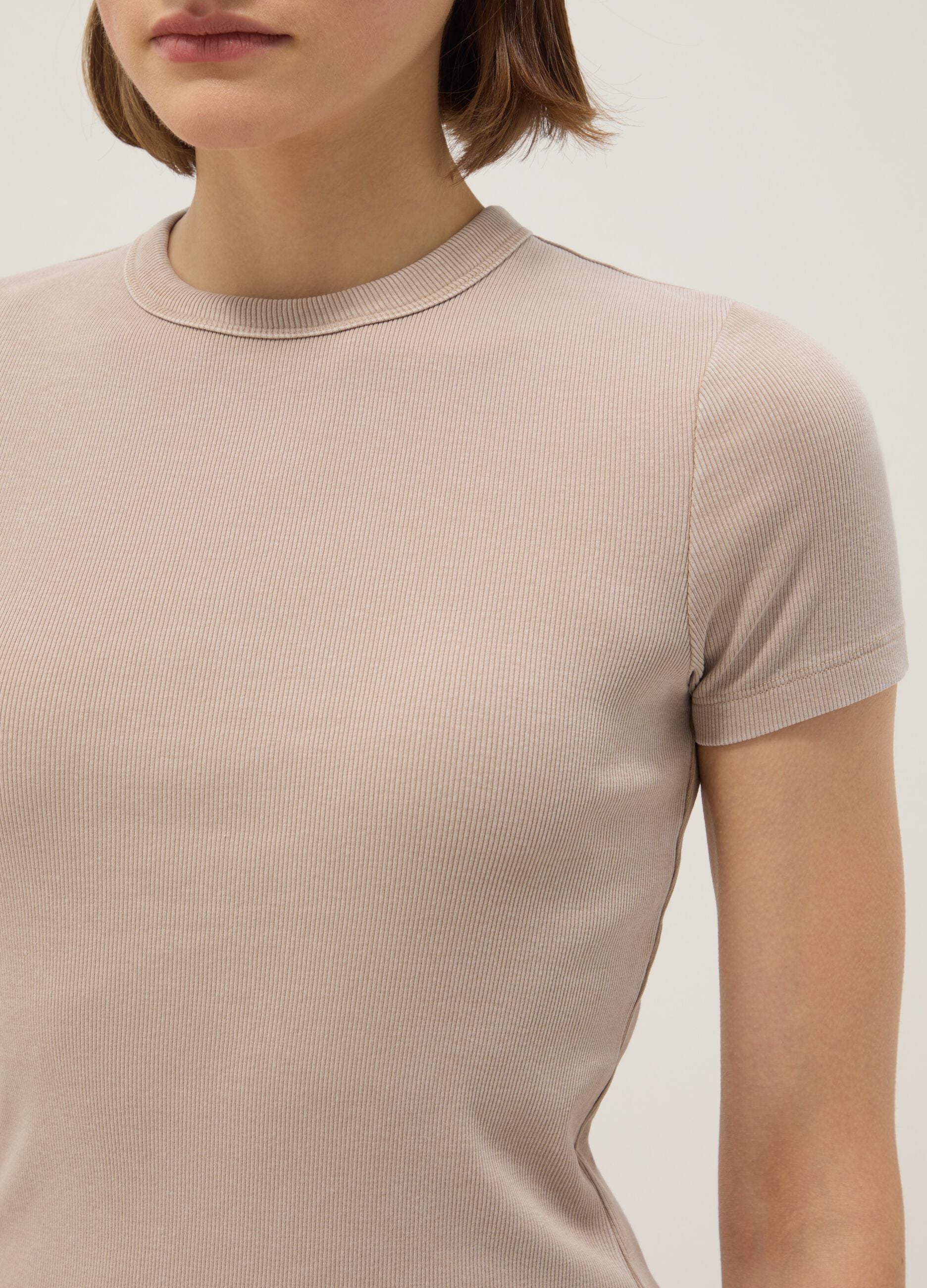 Beige fitted T-shirt in stretch cotton
