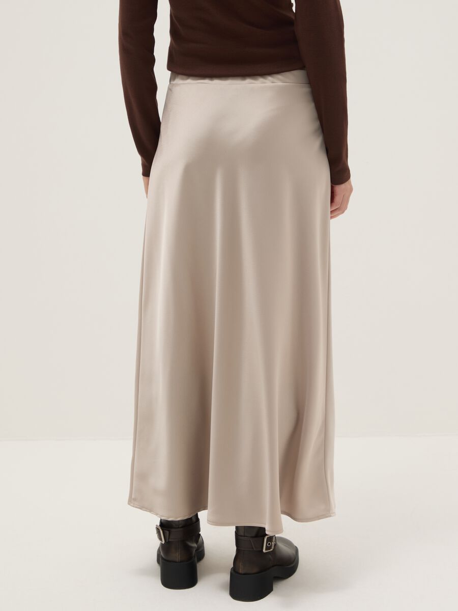 Beige satin skirt with regular fit and elastic waist_2