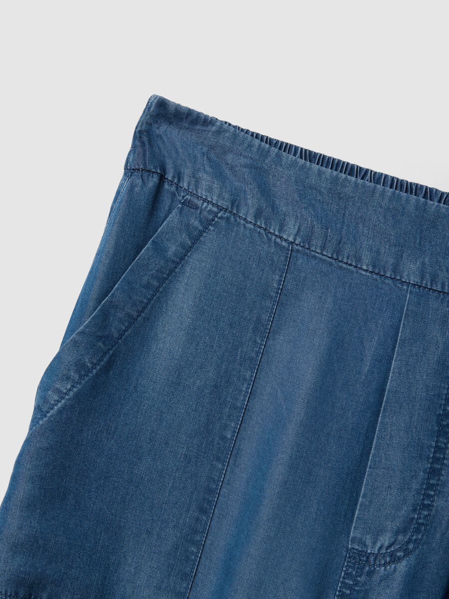 Jeans denim azzurri in puro lyocell con vita elasticizzata relaxed fit_5