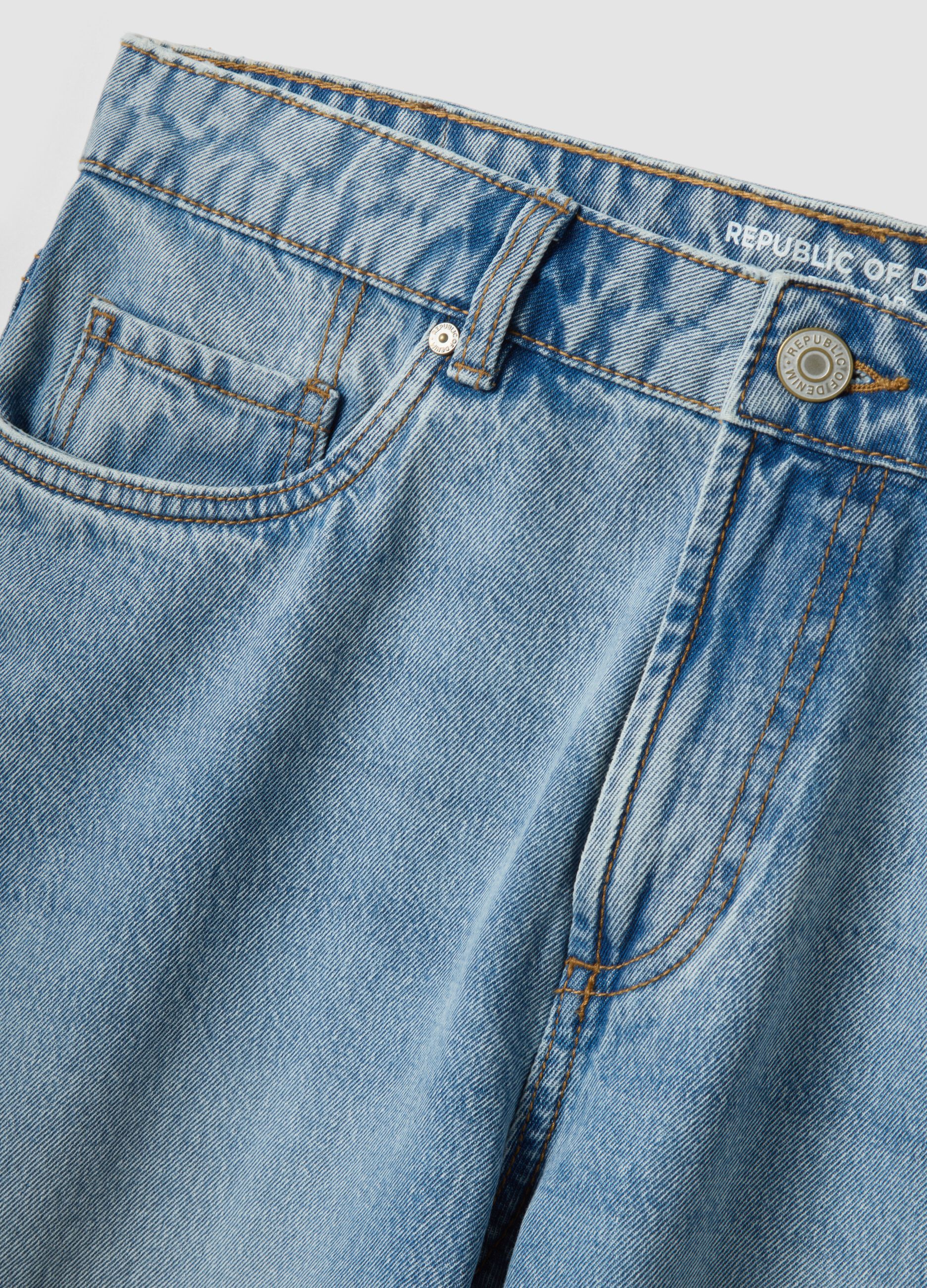 Light blue denim Bermuda shorts in pure cotton, regular fit