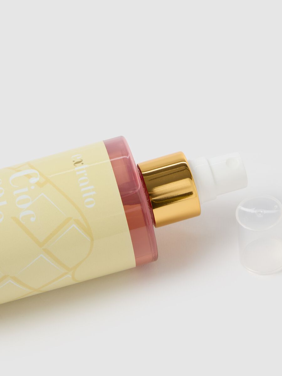 Body spray with white chocolate and powdered sugar notes, sweet and creamy, intoxicating and voluptuous._2