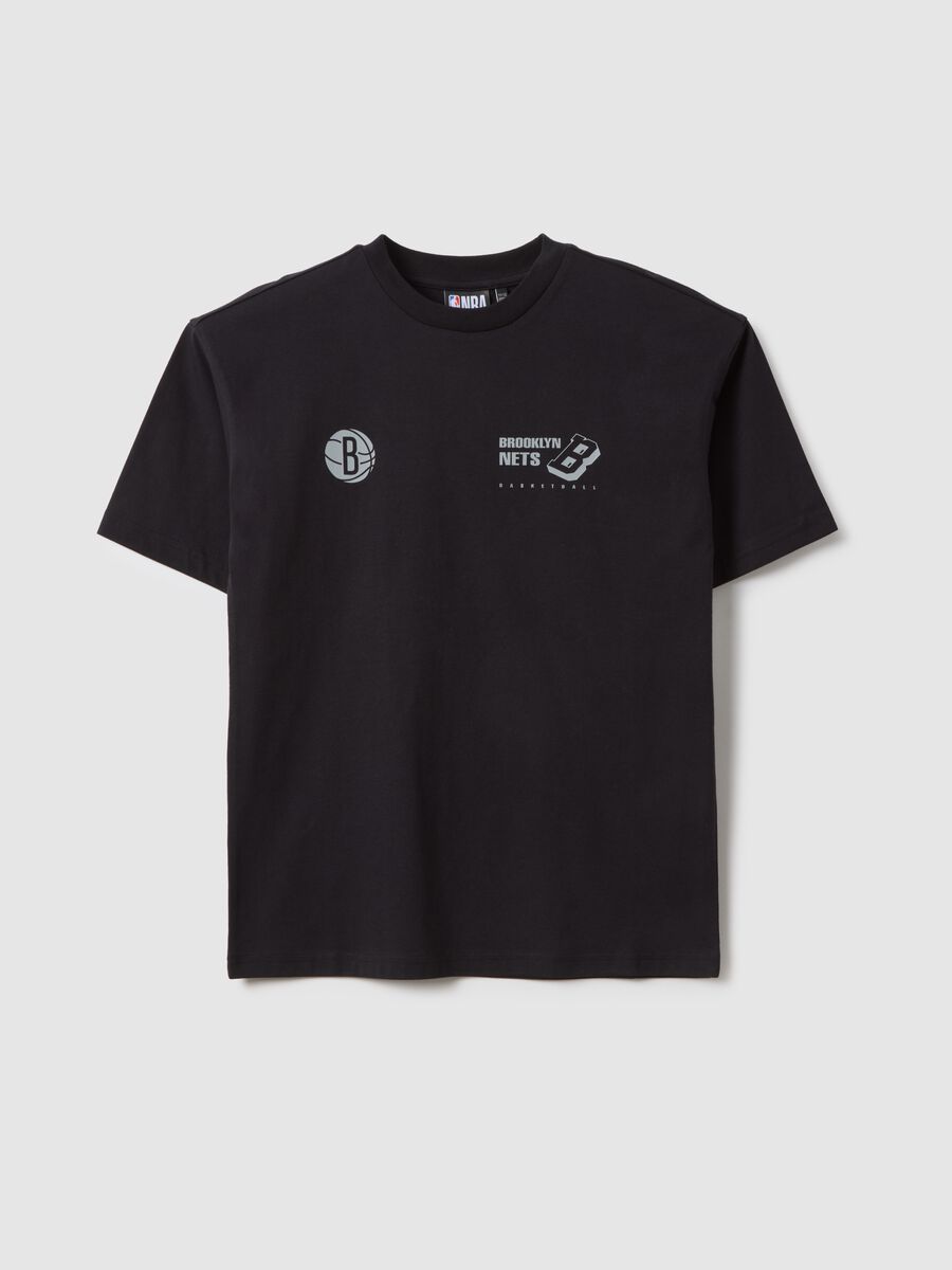 T-shirt in puro cotone nero da bambino over fit con logo Brooklyn Nets_3